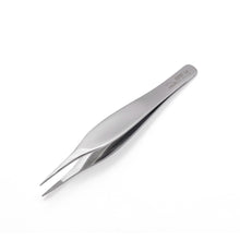 Load image into Gallery viewer, Nghia Slanted-tip Eye Brow tweezer T10

