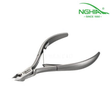 Load image into Gallery viewer, Nghia Cuticle Nipper C04- 12 Jaw , 5 mm
