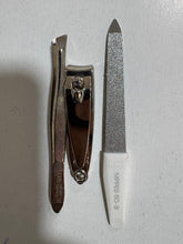 Load image into Gallery viewer, Nippes Manicure Set
